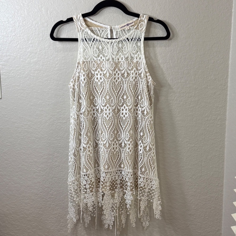 Altar'd State Ivory Lace Sleeveless Tunic Top Boho Scalloped Hem Festival Small